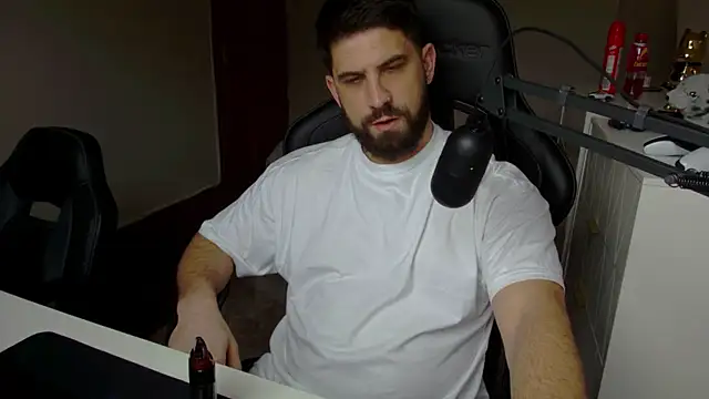 Snapshot of lucas_kazimm chatting on 02/15/25, 03:17 lucas kazimm online show from 02/15/25, 03:17