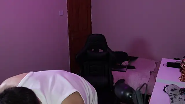 Snapshot of lucas_kazimm chatting on 02/17/25, 07:42 lucas kazimm online show from 02/17/25, 07:42