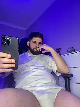 Snapshot of lucas_kazimm chatting on 02/25/25, 09:57 lucas kazimm online show from 02/25/25, 09:57