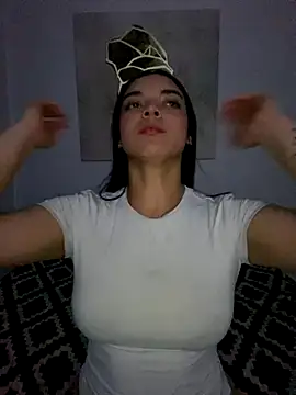 Snapshot of eileensophi chatting on 09/19/25, 02:24 eileensophi online show from 09/19/25, 02:24