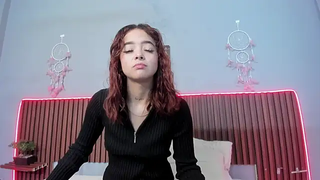 Snapshot of violet_thomson chatting on 03/12/25, 10:16 violet thomson online show from 03/12/25, 10:16