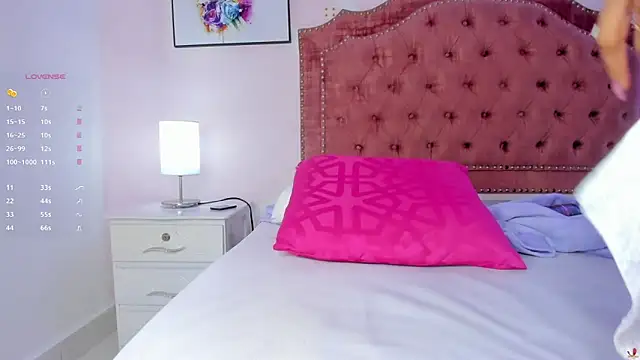 Mia greco  online show from 03/21/25, 11:12