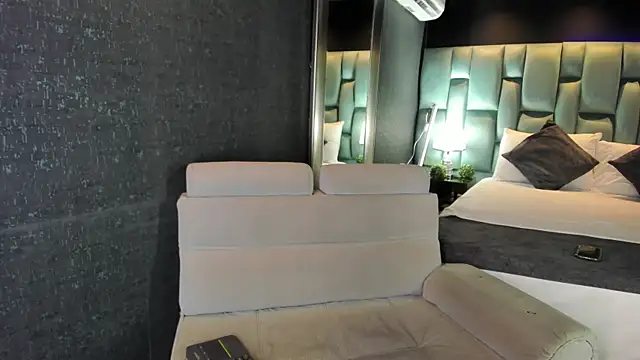 AliDiaz  online show from 06/10/26, 06:18