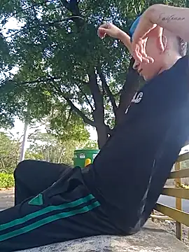 Snapshot of arevalo1124 chatting on 10/06/25, 09:01 arevalo1124 online show from 10/06/25, 09:01