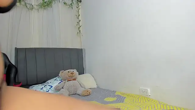 Tiffany rubi online show from 03/12/25, 11:33