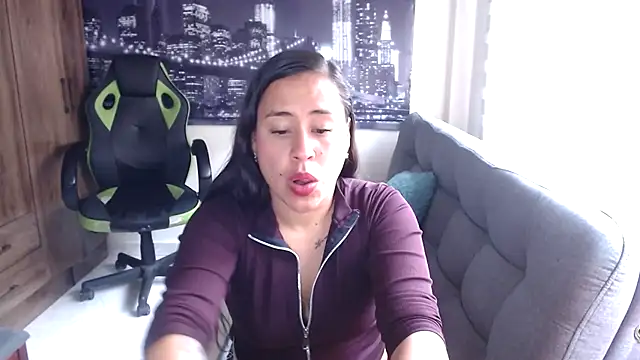 kamila lovee online show from 11/21/25, 07:34