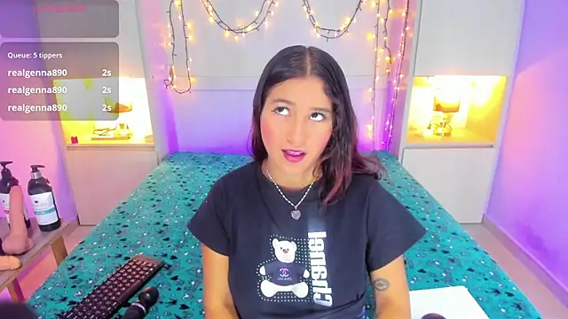 Snapshot of CandyyMaria chatting on 11/03/25, 07:48 CandyyMaria online show from 11/03/25, 07:48