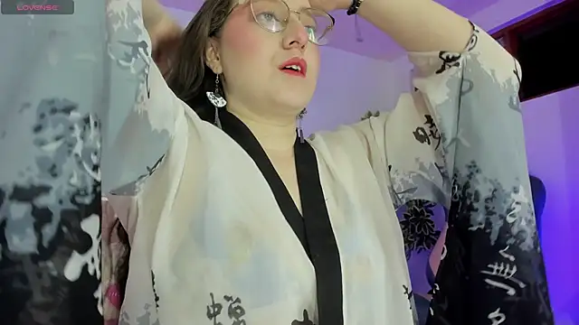 Snapshot of julietha_bianco_ chatting on 10/08/25, 01:53 julietha bianco  online show from 10/08/25, 01:53