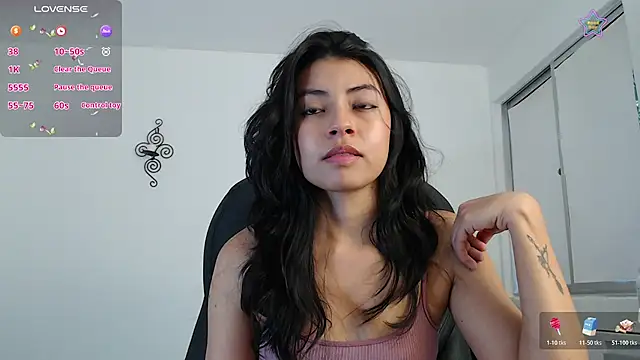 ellajonz online show from 07/08/26, 10:47