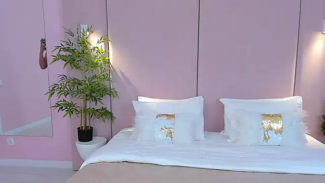 JaniceCollins online show from 12/05/25, 02:20