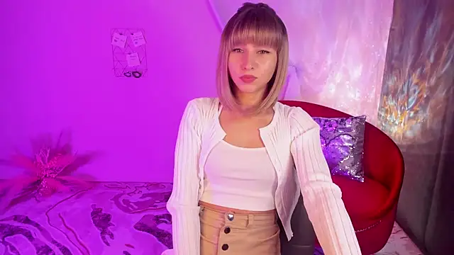 Snapshot of CharmBianca chatting on 11/30/25, 12:09 CharmBianca online show from 11/30/25, 12:09