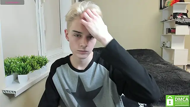 Snapshot of avegothy- chatting on 03/13/25, 04:45 avegothy- online show from 03/13/25, 04:45