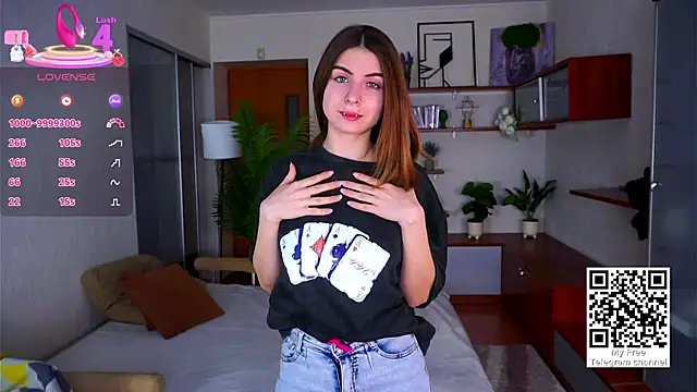 ErlinaBuoy online show from 12/16/25, 05:34