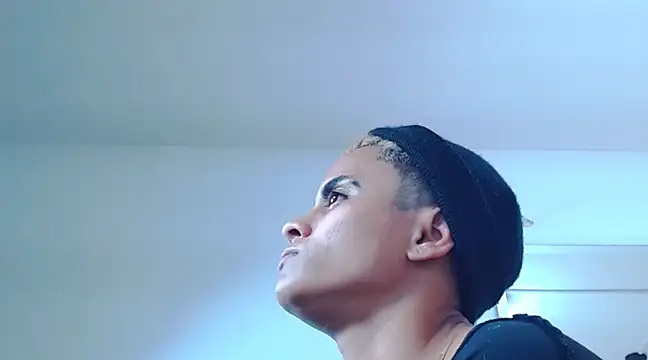Liiamthompson online show from 01/31/25, 04:58