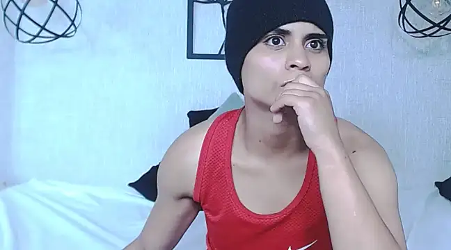 Liiamthompson online show from 02/01/25, 03:18