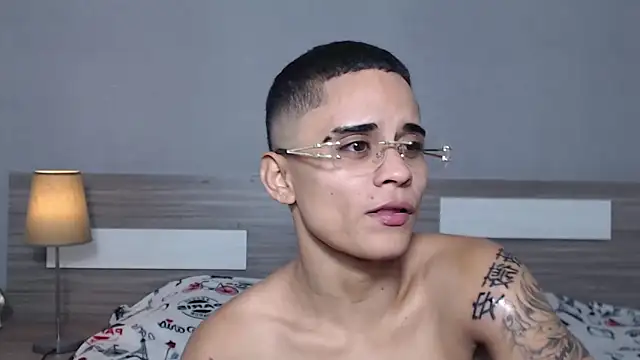 Liiamthompson online show from 10/09/25, 10:35