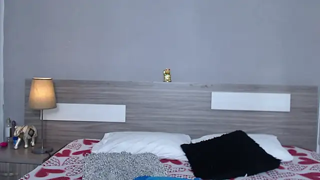 Liiamthompson online show from 10/19/25, 11:00