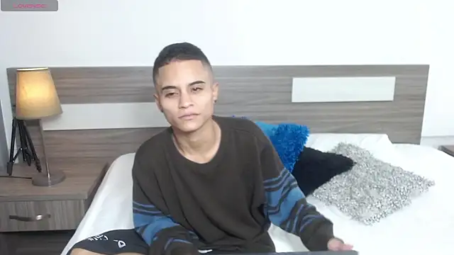 Snapshot of Liiamthompson chatting on 11/08/25, 10:48 Liiamthompson online show from 11/08/25, 10:48