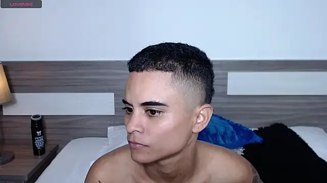 Snapshot of Liiamthompson chatting on 11/10/25, 11:09 Liiamthompson online show from 11/10/25, 11:09