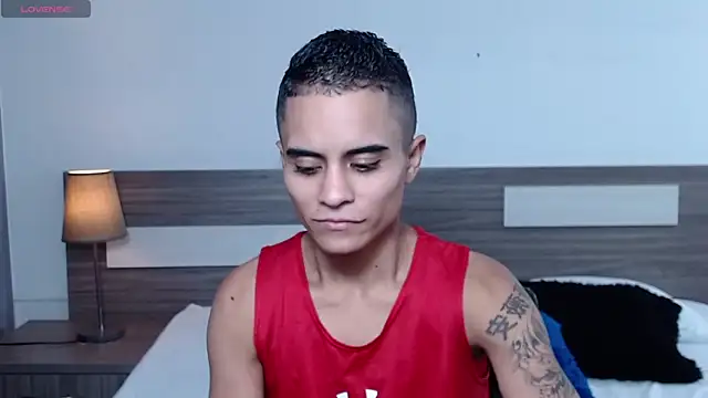 Snapshot of Liiamthompson chatting on 11/13/25, 07:02 Liiamthompson online show from 11/13/25, 07:02