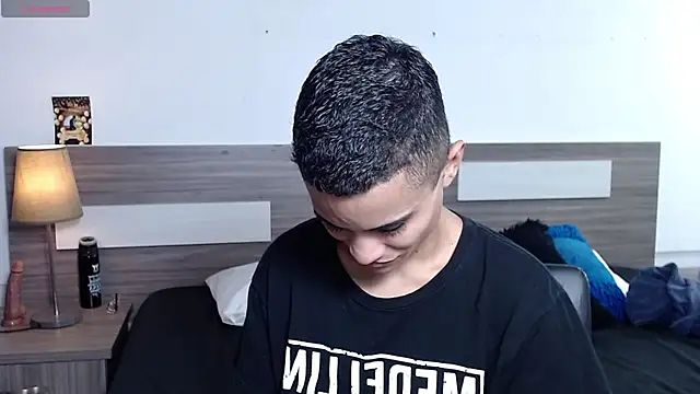 Snapshot of Liiamthompson chatting on 11/16/25, 06:13 Liiamthompson online show from 11/16/25, 06:13