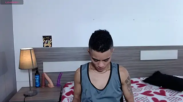 Snapshot of Liiamthompson chatting on 11/21/25, 07:23 Liiamthompson online show from 11/21/25, 07:23