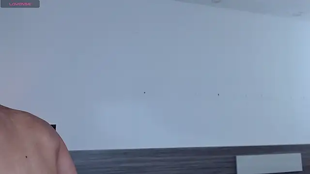 Snapshot of Liiamthompson chatting on 11/24/25, 11:37 Liiamthompson online show from 11/24/25, 11:37