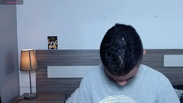 Snapshot of Liiamthompson chatting on 11/28/25, 09:34 Liiamthompson online show from 11/28/25, 09:34