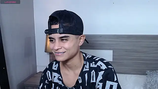 Snapshot of Liiamthompson chatting on 11/29/25, 09:45 Liiamthompson online show from 11/29/25, 09:45