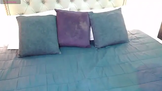 Liiamthompson online show from 06/12/26, 07:13