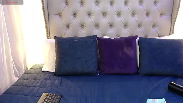 Liiamthompson online show from 06/13/26, 08:18