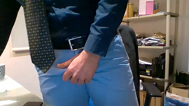 Snapshot of 66MA69 chatting on 11/30/25, 05:17 66MA69 online show from 11/30/25, 05:17