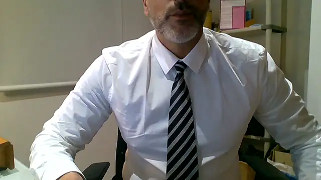 Snapshot of 66MA69 chatting on 12/04/25, 04:59 66MA69 online show from 12/04/25, 04:59