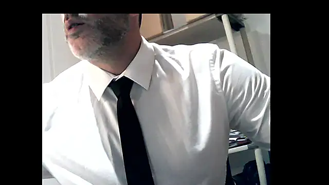 Snapshot of 66MA69 chatting on 04/12/26, 05:01 66MA69 online show from 04/12/26, 05:01