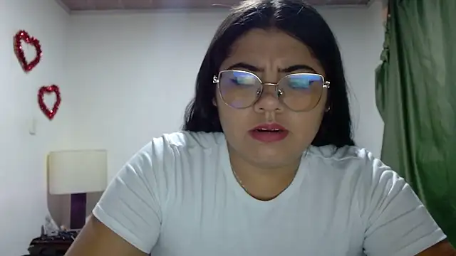 Snapshot of viccky_vick chatting on 09/24/25, 03:43 viccky vick online show from 09/24/25, 03:43