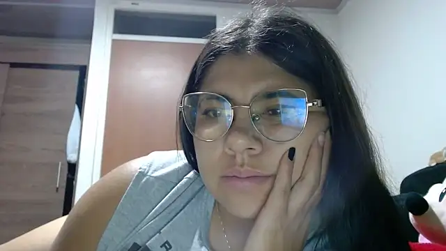 Snapshot of viccky_vick chatting on 10/13/25, 03:39 viccky vick online show from 10/13/25, 03:39