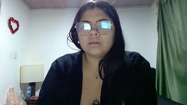 Snapshot of viccky_vick chatting on 10/17/25, 03:20 viccky vick online show from 10/17/25, 03:20