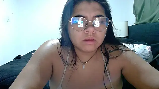 Snapshot of viccky_vick chatting on 10/27/25, 12:47 viccky vick online show from 10/27/25, 12:47