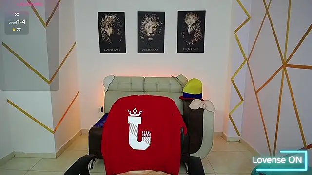 Snapshot of Dwayne_Brown chatting on 02/18/25, 07:19 Dwayne Brown online show from 02/18/25, 07:19