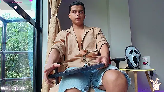 Snapshot of Dwayne_Brown chatting on 10/23/25, 01:21 Dwayne Brown online show from 10/23/25, 01:21