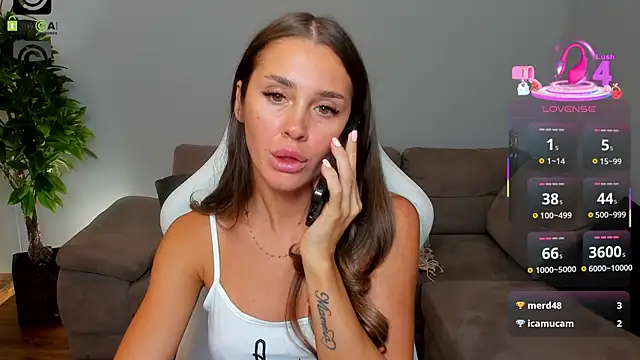 Snapshot of Anya-Ray chatting on 10/08/25, 12:36 Anya-Ray online show from 10/08/25, 12:36