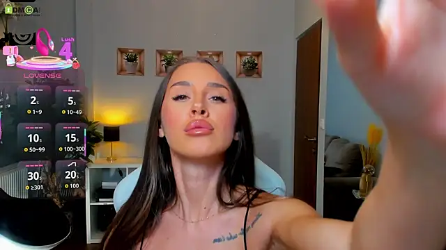 Snapshot of Anya-Ray chatting on 10/30/25, 01:23 Anya-Ray online show from 10/30/25, 01:23