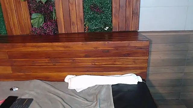 Alexa vandercloude online show from 02/27/25, 03:05