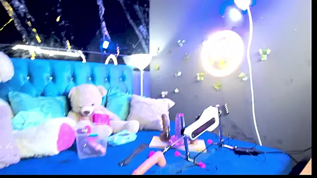 IZZY BEAUTIFUL online show from 10/04/25, 09:46