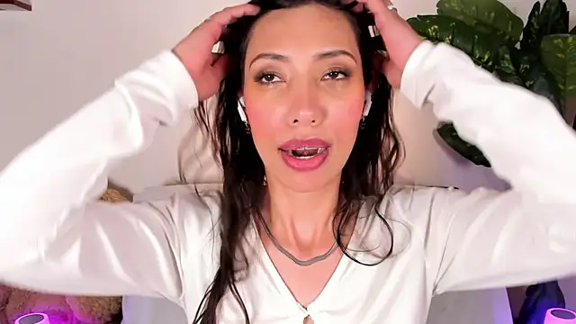 Miss veronicaa2 online show from 05/11/26, 01:28