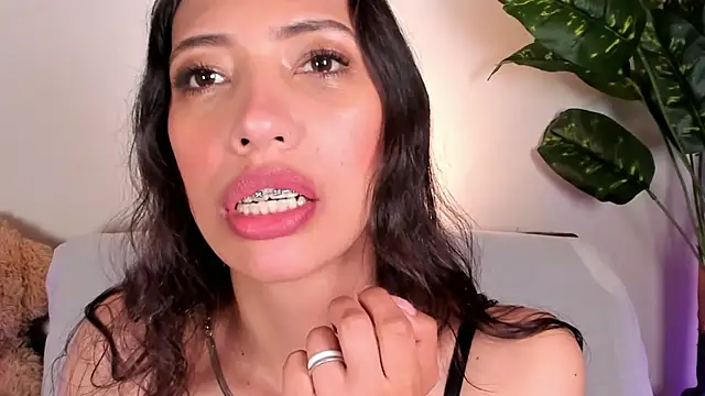 Miss veronicaa2 online show from 05/22/26, 01:17