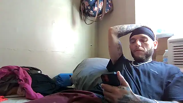 cruz815 online show from 10/01/25, 06:14