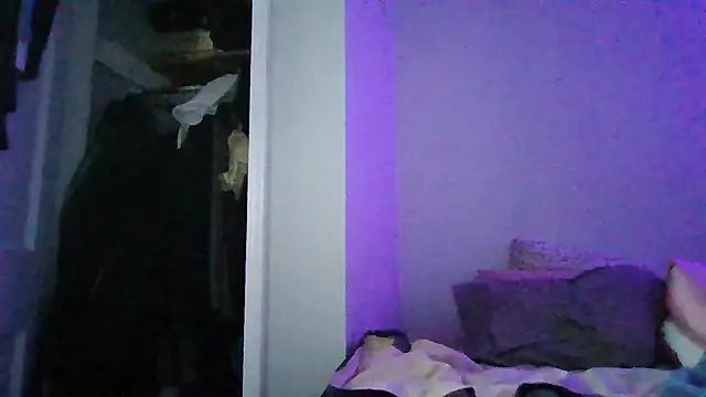 cruz815 online show from 11/30/25, 03:27