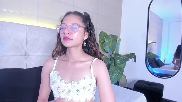 mac-sara online show from 09/14/25, 03:44