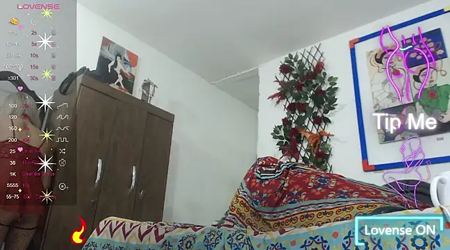 Snapshot of Charlotte_Spicy chatting on 03/22/25, 10:17 Charlotte Spicy online show from 03/22/25, 10:17